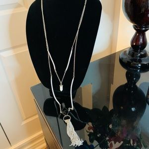 Very long necklace with pendants 🖤🤍